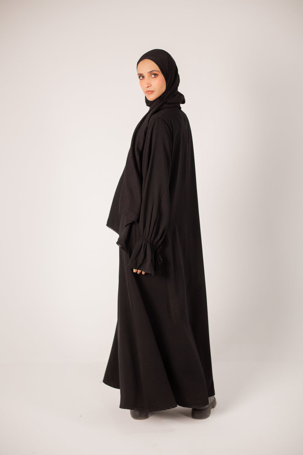 The Pocket Abaya Black