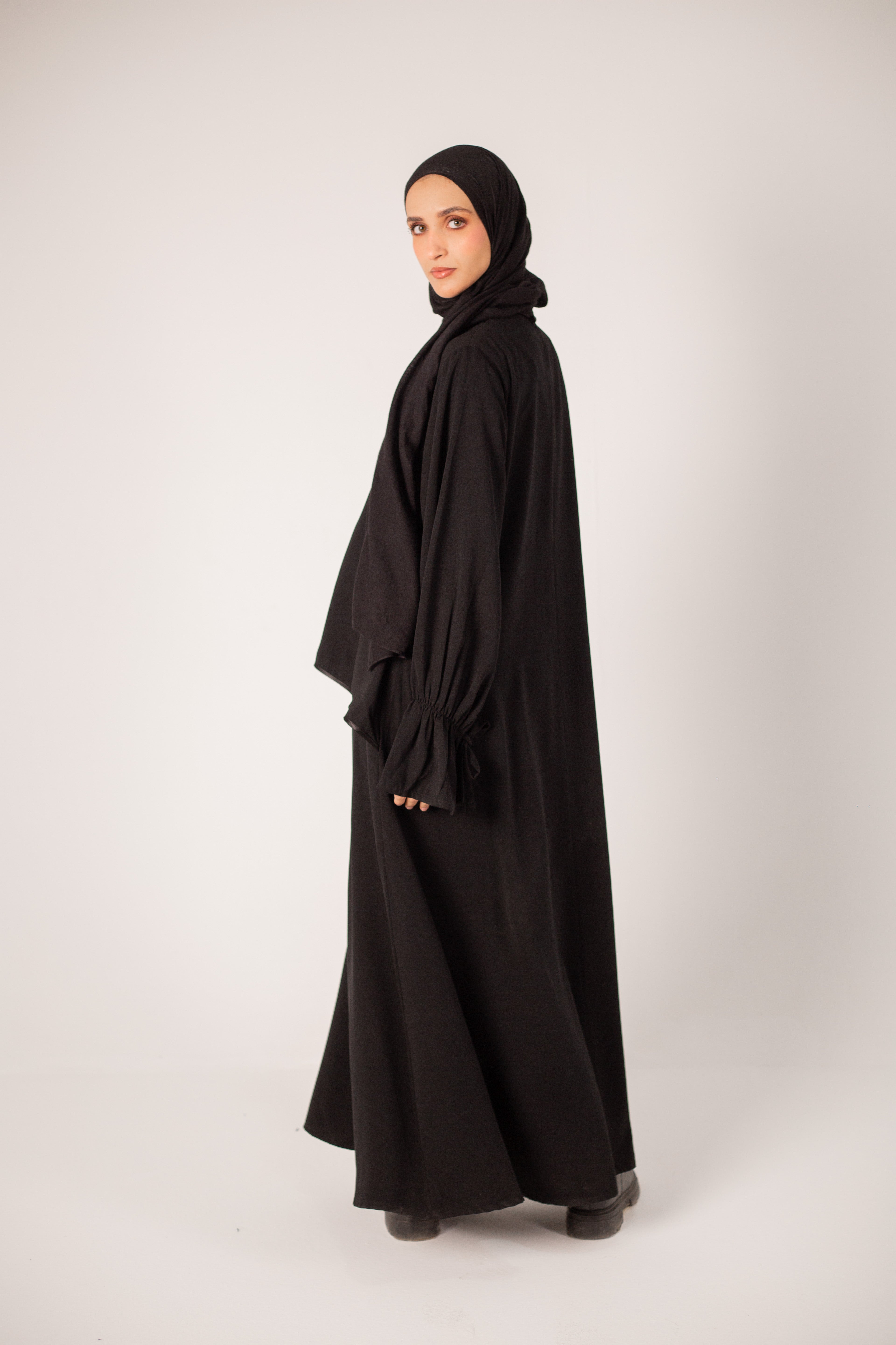 The Pocket Abaya Black